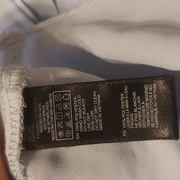 Forever 21 Womens Sleeveless Button Up Baby Blue Shirt with open back - Picture 6 of 6